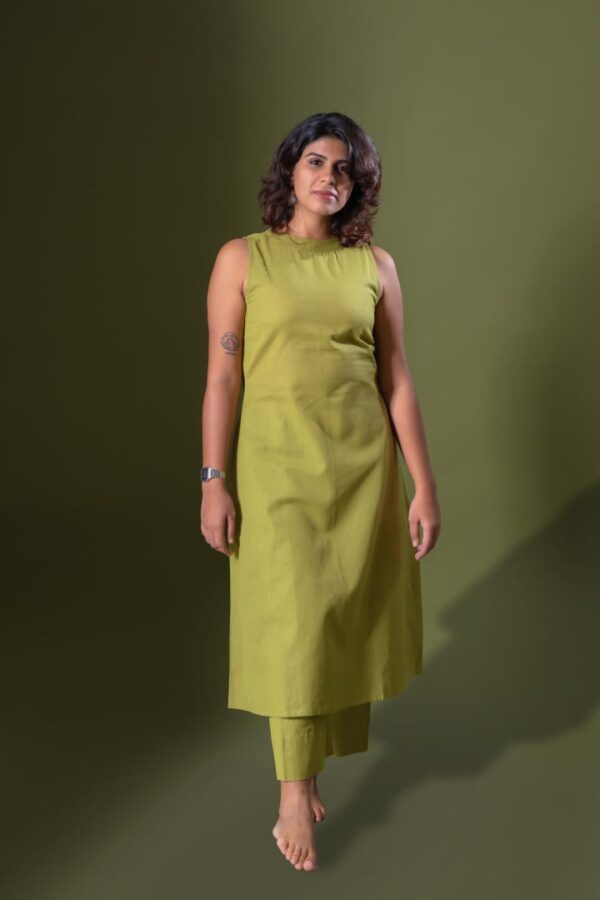 Green Incut Kurta - Image 5